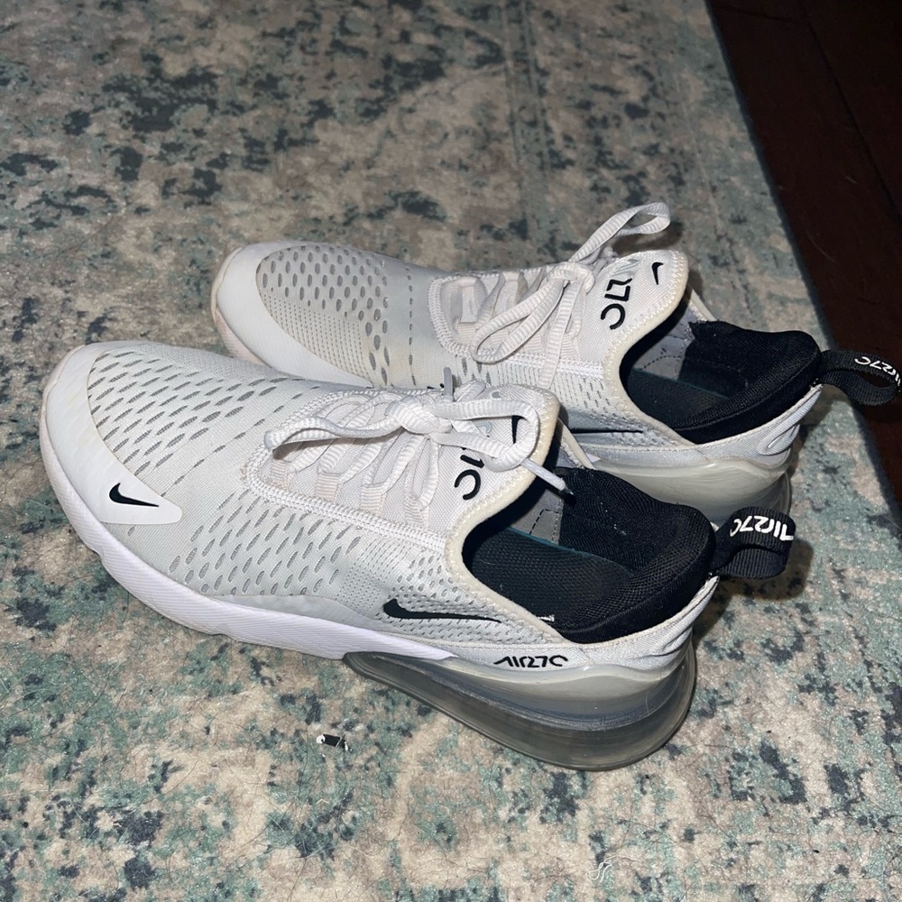 Nike 270’s